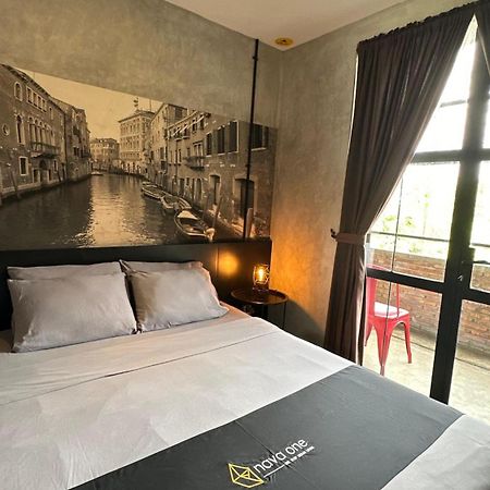 Nava One Otel Semarang Dış mekan fotoğraf